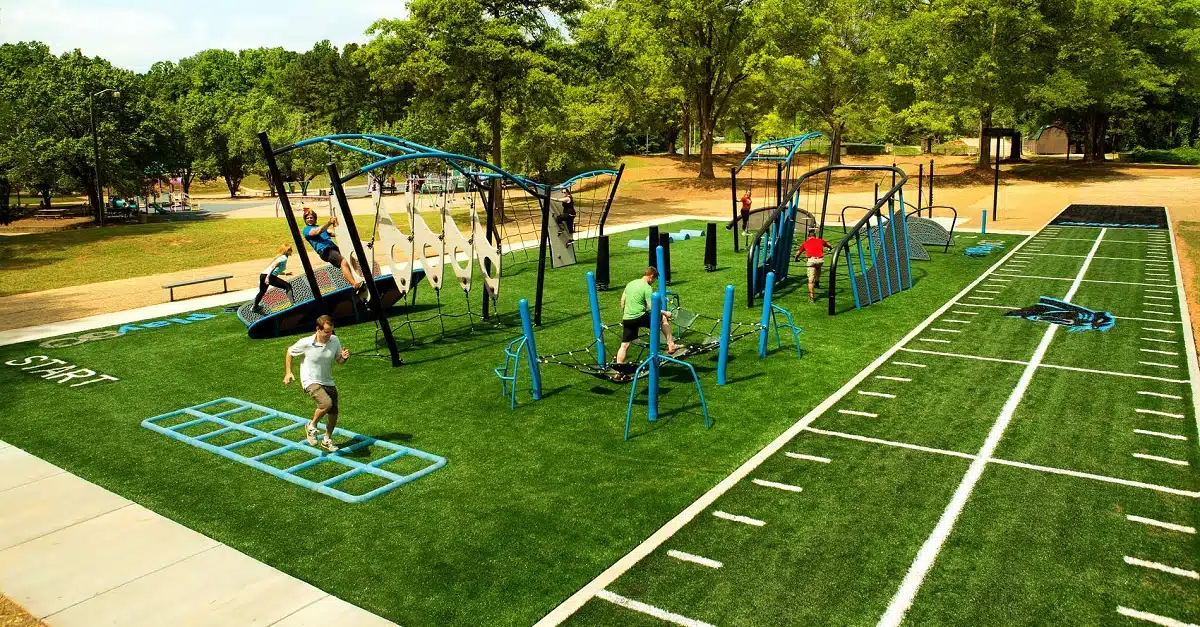 Các thiết bị tập thể dục ngoài trời.