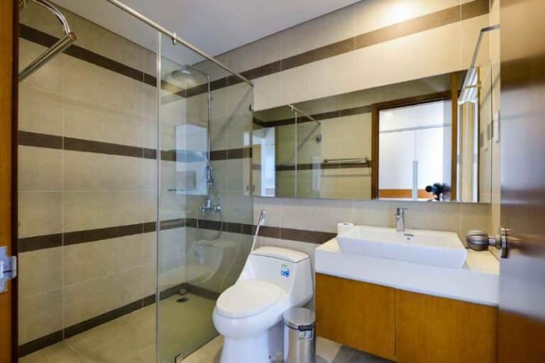 Căn hộ 2 phòng ngủ Pearl Plaza cho thuê, tầng cao, view thành phố đẹp