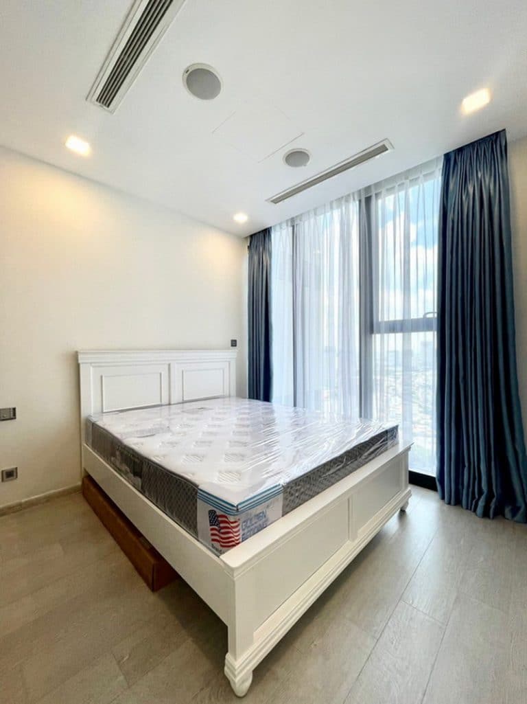 Cho thuê Officetel Vinhomes Golden River, gần Metro, nội thất cao cấp