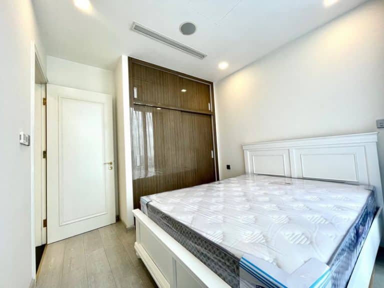 Cho thuê Officetel Vinhomes Golden River, gần Metro, nội thất cao cấp