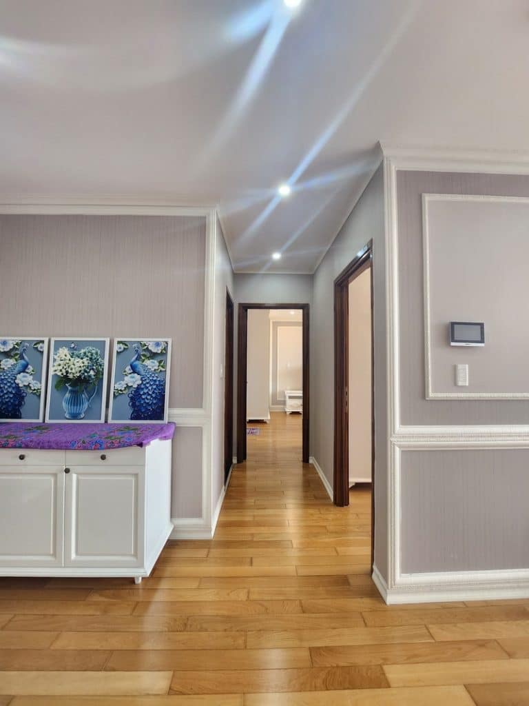 Căn hộ 2 phòng ngủ Leman Luxury Quận 3 cho thuê nhà full nội thất, có sân vườn rộng