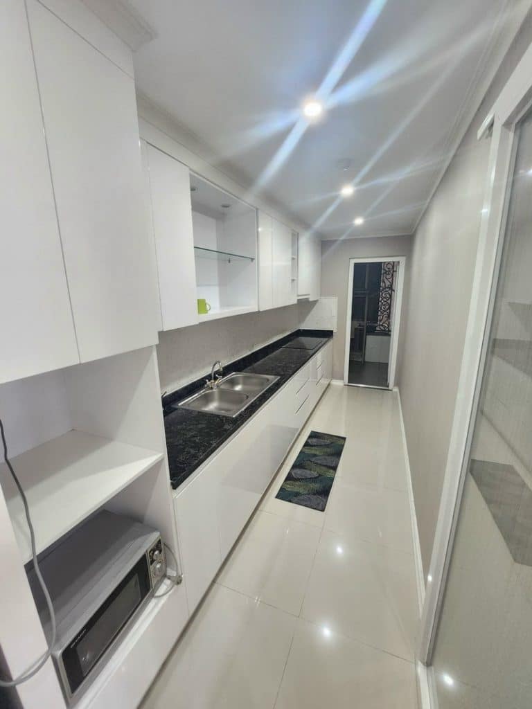 Căn hộ 2 phòng ngủ Leman Luxury Quận 3 cho thuê nhà full nội thất, có sân vườn rộng