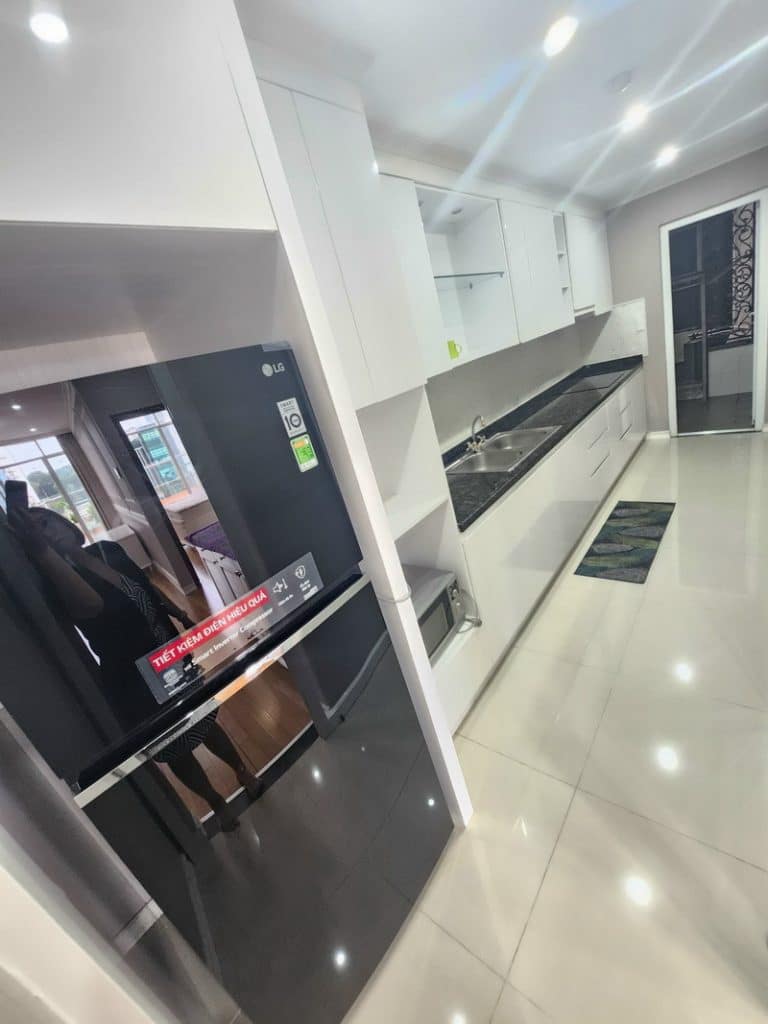 Căn hộ 2 phòng ngủ Leman Luxury Quận 3 cho thuê nhà full nội thất, có sân vườn rộng