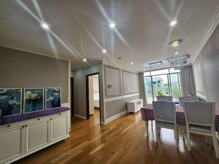 Căn hộ 2 phòng ngủ Leman Luxury Quận 3 cho thuê nhà full nội thất, có sân vườn rộng