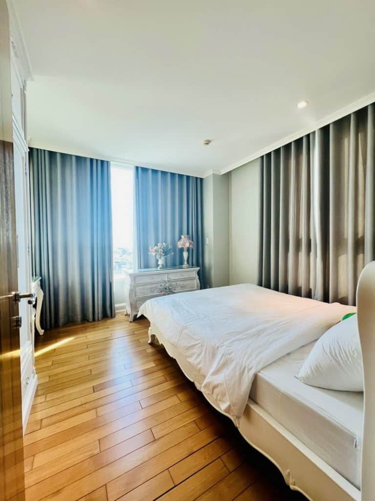 Cho thuê căn hộ Leman Luxury 2 phòng ngủ, nội thất cao cấp, Tầng cao