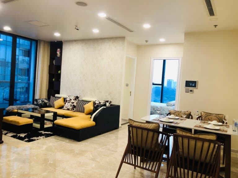Cho thuê căn hộ 3 phòng ngủ Vinhomes Golden River – Tầng cao, full nội thất, giá tốt
