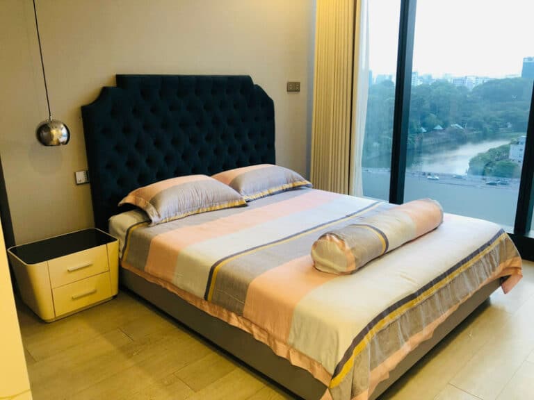 Cho thuê căn hộ 3 phòng ngủ Vinhomes Golden River – Tầng cao, full nội thất, giá tốt