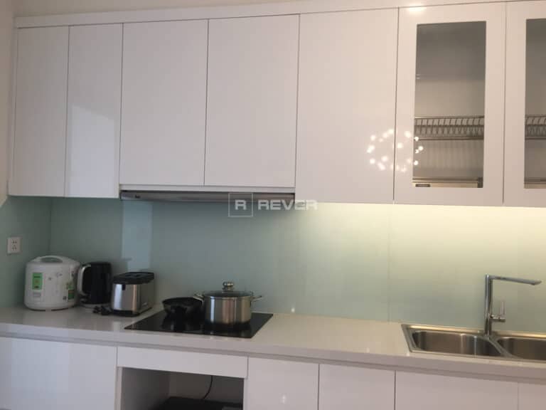Thuê căn hộ 2PN Landmark Plus Vinhomes, tầng trung, đầy đủ nội thất