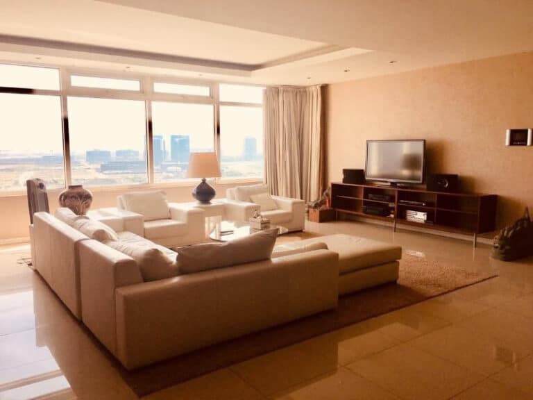 Cho thuê căn hộ 4 phòng ngủ Saigon Pearl, nội thất đẹp, tầng cao