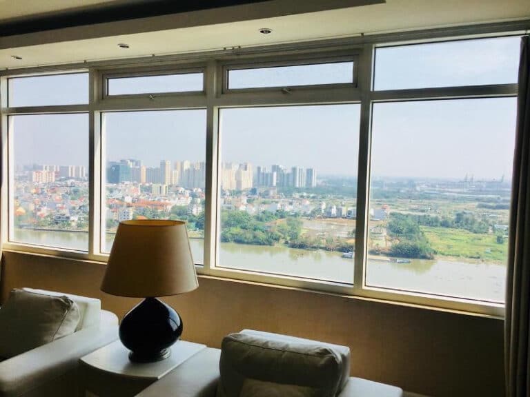 Cho thuê căn hộ 4 phòng ngủ Saigon Pearl, nội thất đẹp, tầng cao