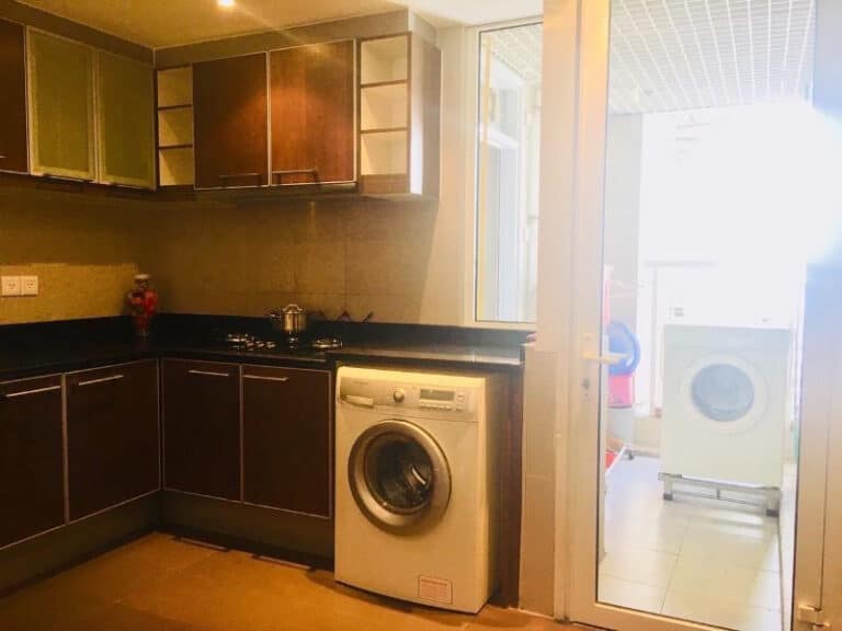 Cho thuê căn hộ 4 phòng ngủ Saigon Pearl, nội thất đẹp, tầng cao