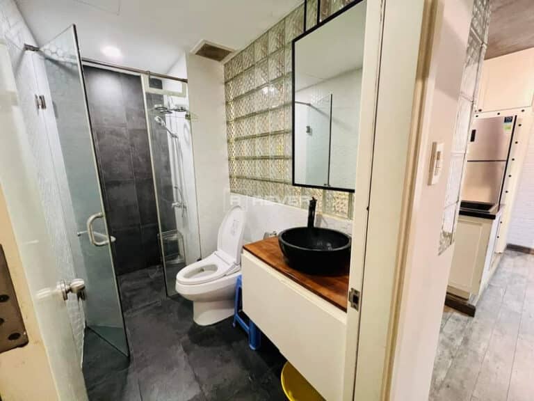 Cho thuê căn hộ The Gold View 2 phòng ngủ – Ban công hướng Đông, đầy đủ nội thất