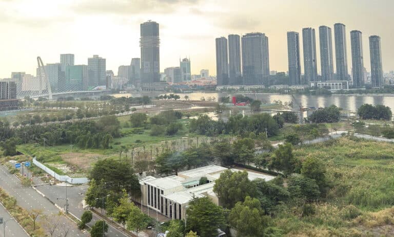 Căn hộ Thủ Thiêm Zeit cho thuê 3 phòng ngủ lầu cao nội thất cơ bản view sông