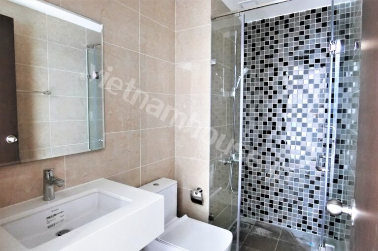 Cho thuê The Tresor 2PN tầng cao, thoáng mát, nội thất đẹp, giá cực tốt!