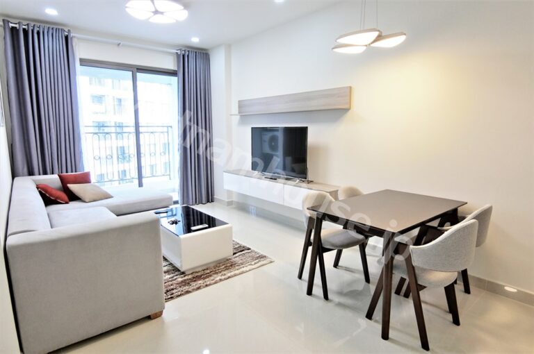 Cho thuê căn hộ 2 phòng ngủ Saigon Royal – Nội thất sang trọng, dọn vào ở ngay