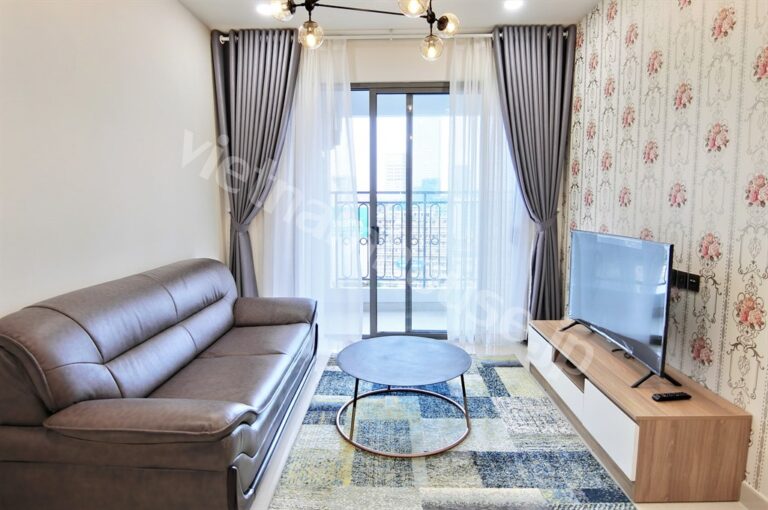 Cho thuê căn hộ 2PN Saigon Royal – Nội thất thiết kế đẹp, view Bitexco
