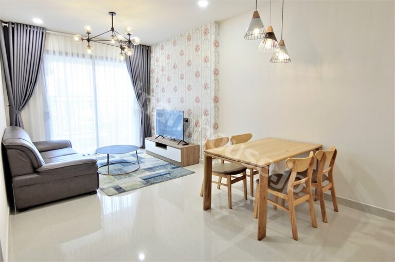 Cho thuê căn hộ 2PN Saigon Royal – Nội thất thiết kế đẹp, view Bitexco