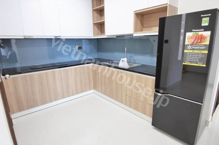 Cho thuê căn hộ 2PN Saigon Royal – Nội thất thiết kế đẹp, view Bitexco