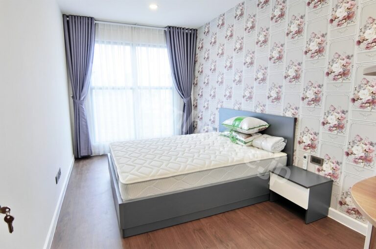 Cho thuê căn hộ 2PN Saigon Royal – Nội thất thiết kế đẹp, view Bitexco
