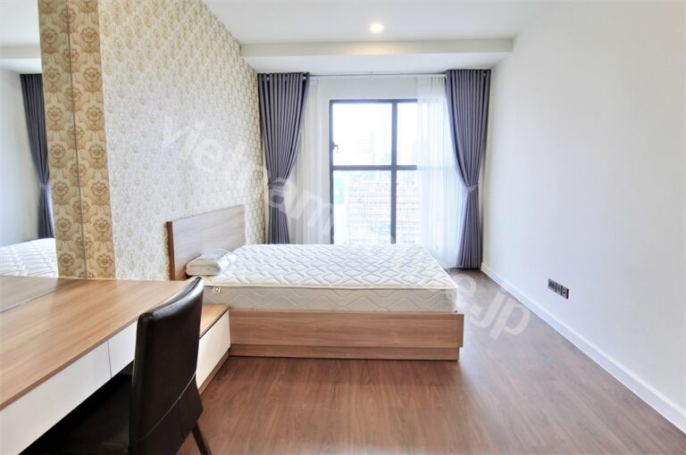 Cho thuê căn hộ 2PN Saigon Royal – Nội thất thiết kế đẹp, view Bitexco