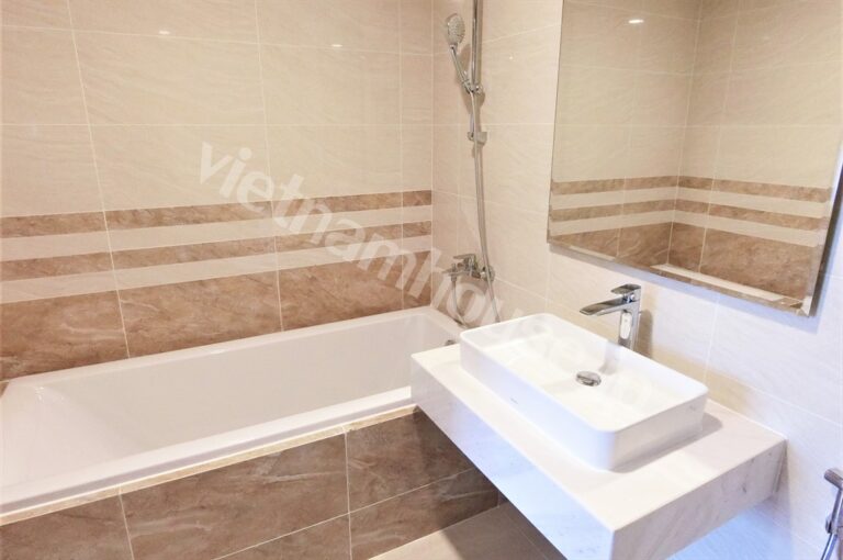 Cho thuê căn hộ 2PN Saigon Royal – Nội thất thiết kế đẹp, view Bitexco