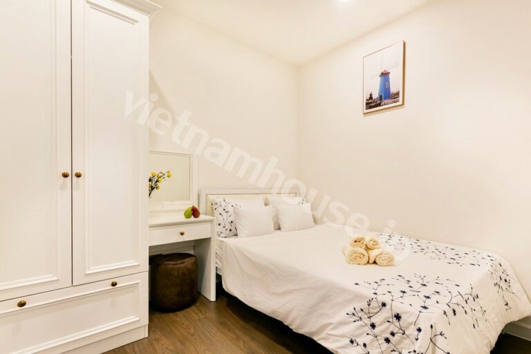 Căn hộ Saigon Royal 2PN cho thuê – Gần chợ Bến Thành, tiện ích xung quanh đầy đủ