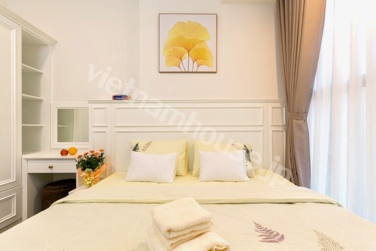 Căn hộ Saigon Royal 2PN cho thuê – Gần chợ Bến Thành, tiện ích xung quanh đầy đủ