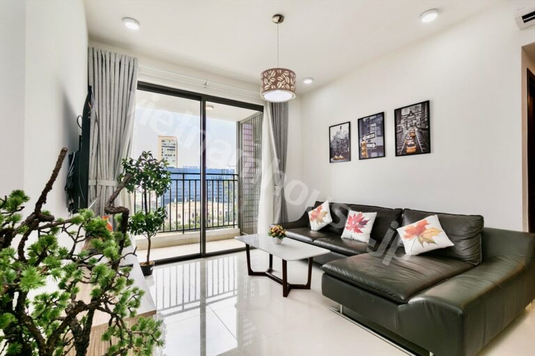 Cho Thuê Căn Hộ 3 Phòng Ngủ The Tresor – Tầng Trung, View Bitexco