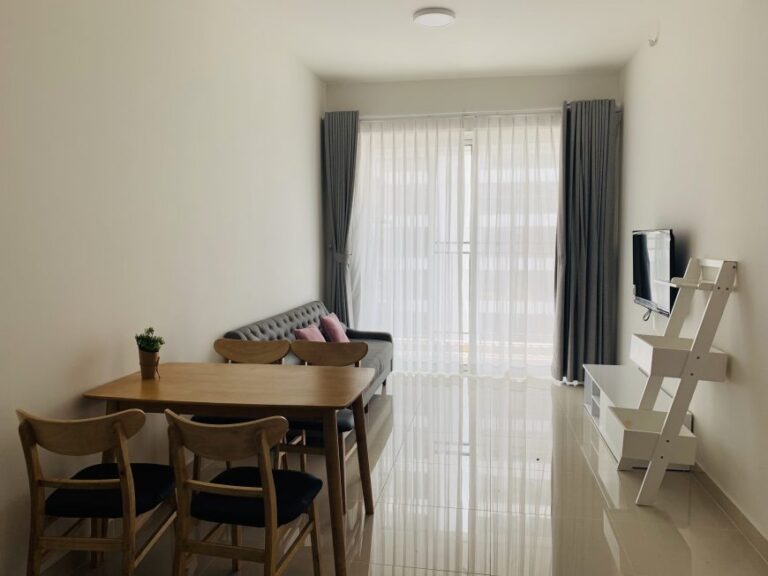 Căn hộ 2 phòng ngủ Golden Mansion – Giá thuê ưu đãi, View Hồ Bơi