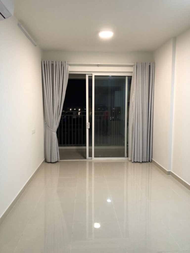 Thuê Căn hộ 2 phòng ngủ Golden Mansion – Nội thất Cơ bản, view đẹp, giá rẻ