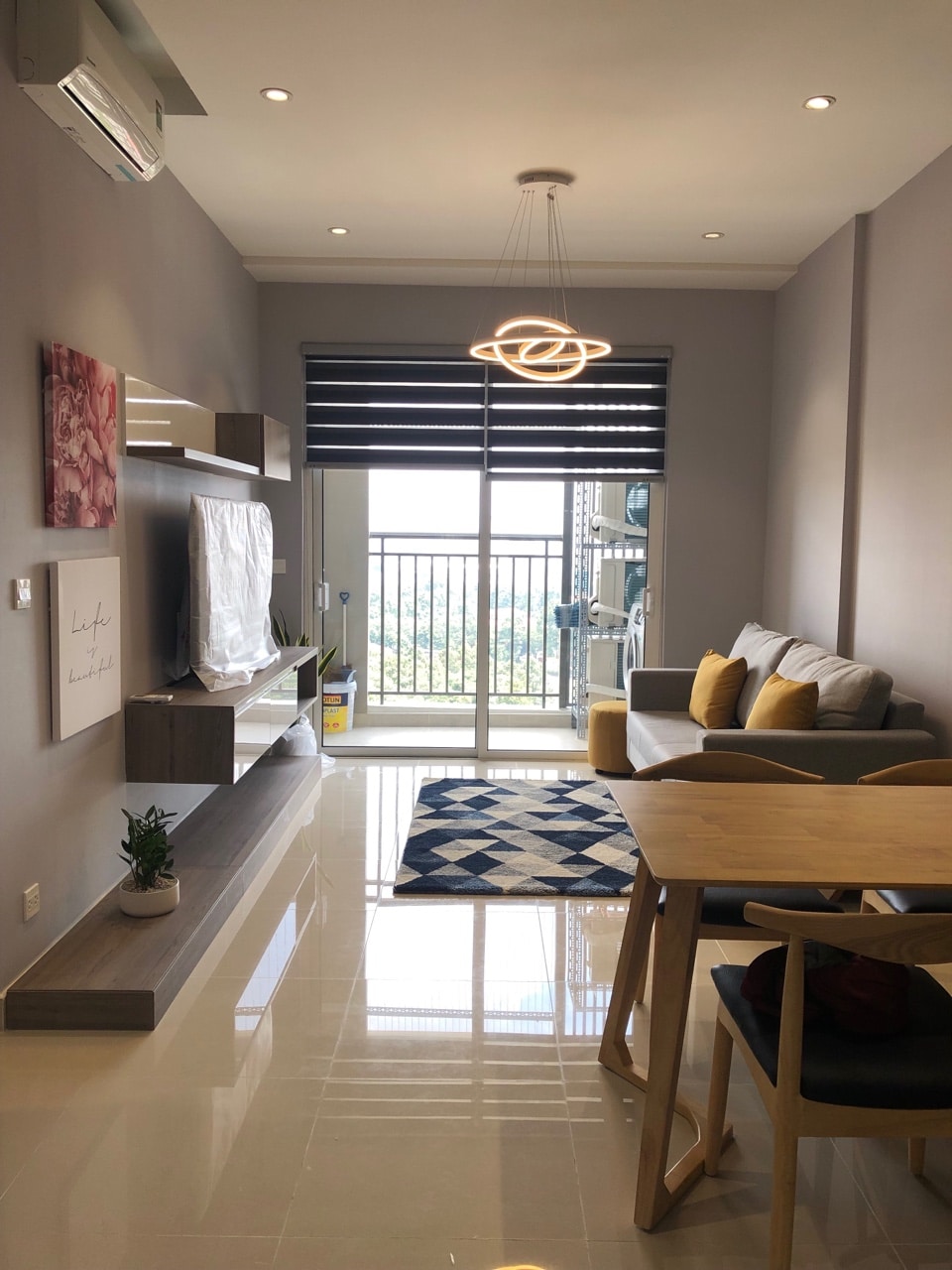 Thuê căn hộ 2PN Golden Mansion – Tầng trung, Giá tốt, nội thất đầy đủ