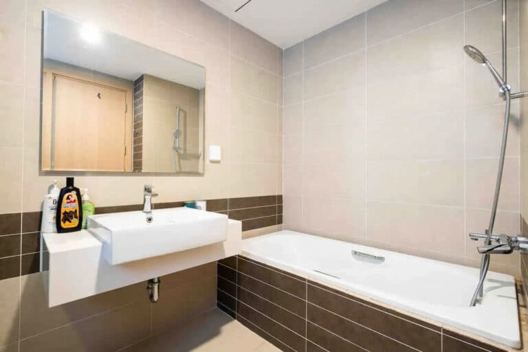 Cho thuê căn hộ 3PN River Gate tầng cao – View Bitexco, nội thất xịn