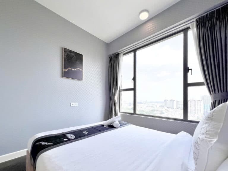 Cho thuê căn hộ 3PN River Gate tầng cao – View Bitexco, nội thất xịn
