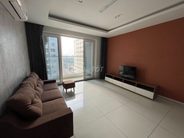 Cho thuê căn hộ 2PN Sky Center – Tầng cao, View Hồ Bơi!