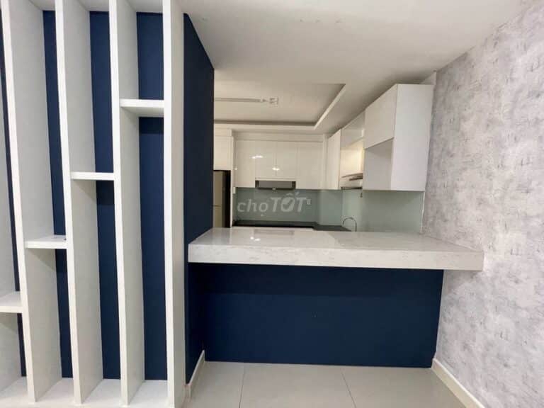 Cho thuê căn hộ 2PN Sky Center – Tầng cao, View Hồ Bơi!