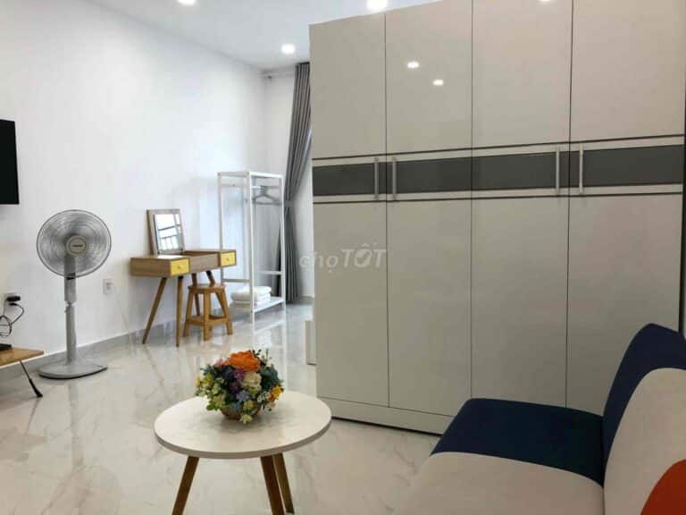 Cho thuê căn hộ Officetel 1PN Sky Center – Tầng trung, View thoáng