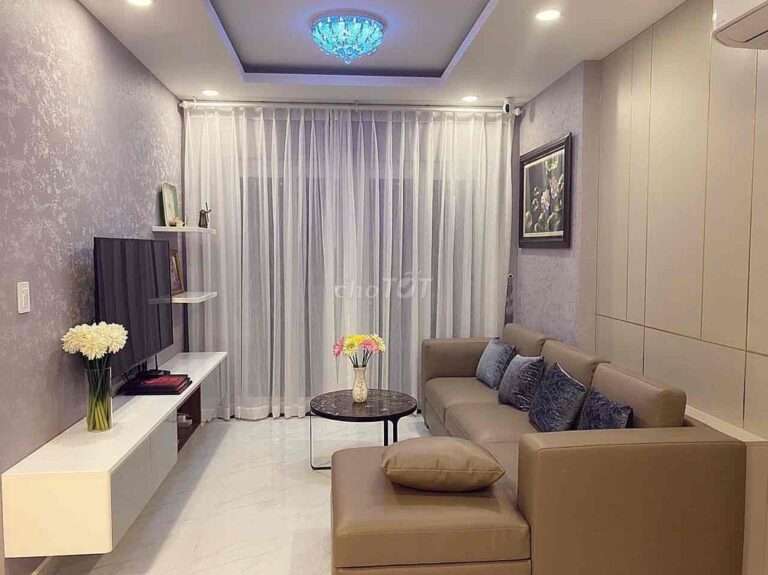 Cho thuê căn hộ 2PN Sky Center Phổ Quang – Tầng cao, nội thất đẹp