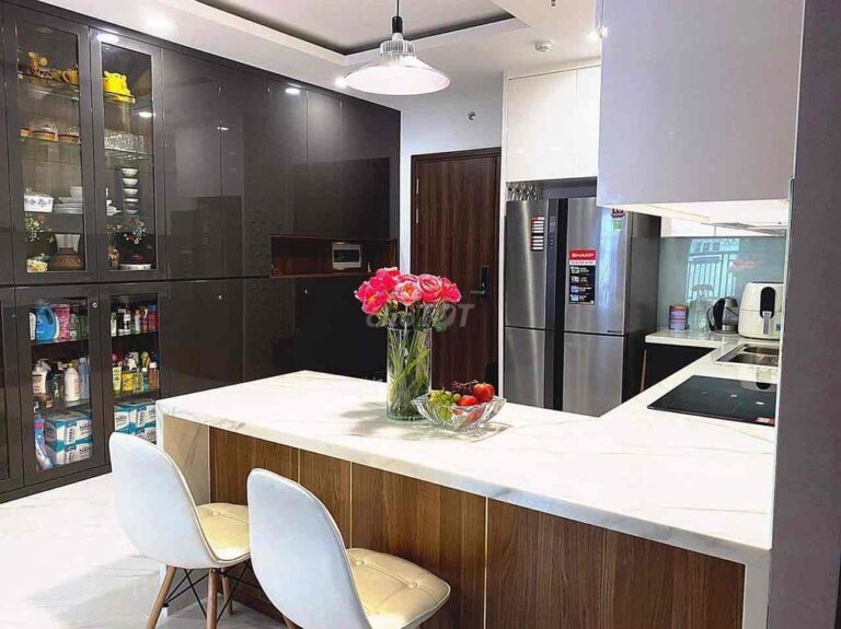 Cho thuê căn hộ 2PN Sky Center Phổ Quang – Tầng cao, nội thất đẹp