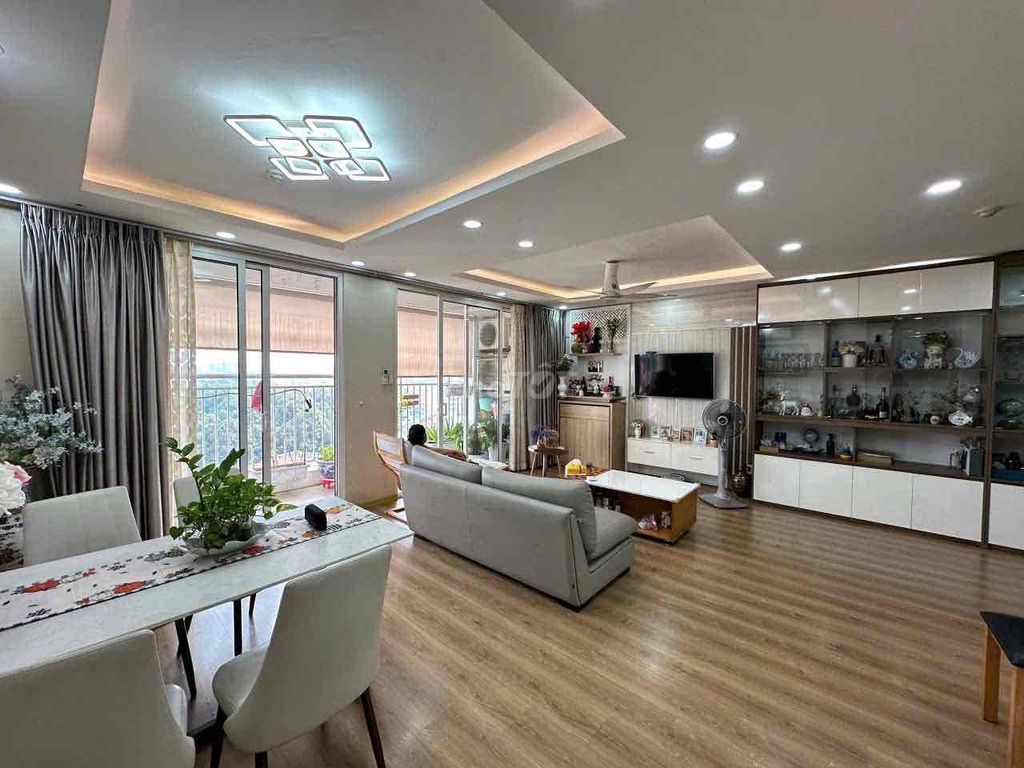 Cho thuê căn hộ 2pn Golden Mansion – View đẹp, giá mềm, dọn vào ở ngay