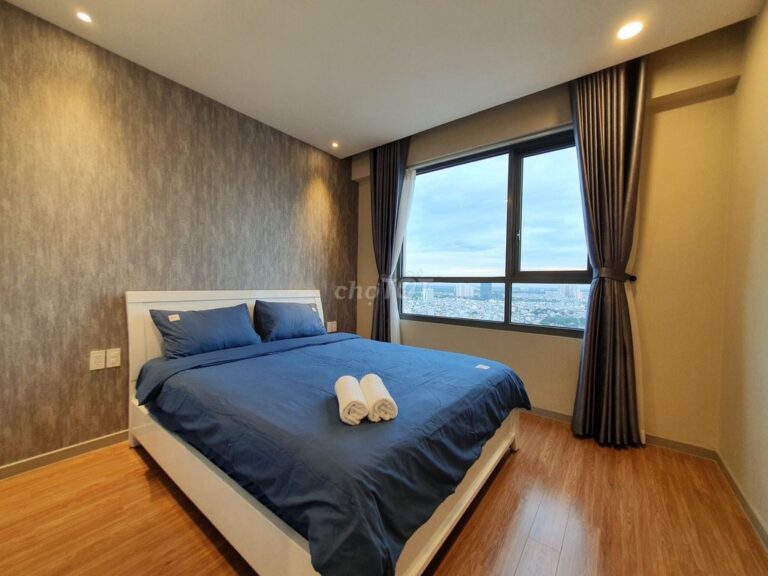 Cho Thuê Căn Hộ 2PN The GoldView Quận 4 – Tầng Cao, View Hồ Bơi