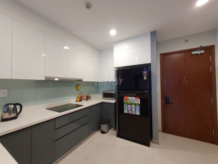 Cho Thuê Căn Hộ 2PN The GoldView Quận 4 – Tầng Cao, View Hồ Bơi