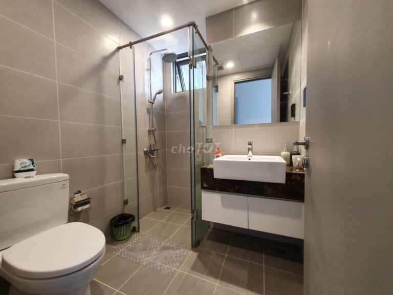 Cho Thuê Căn Hộ 2PN The GoldView Quận 4 – Tầng Cao, View Hồ Bơi