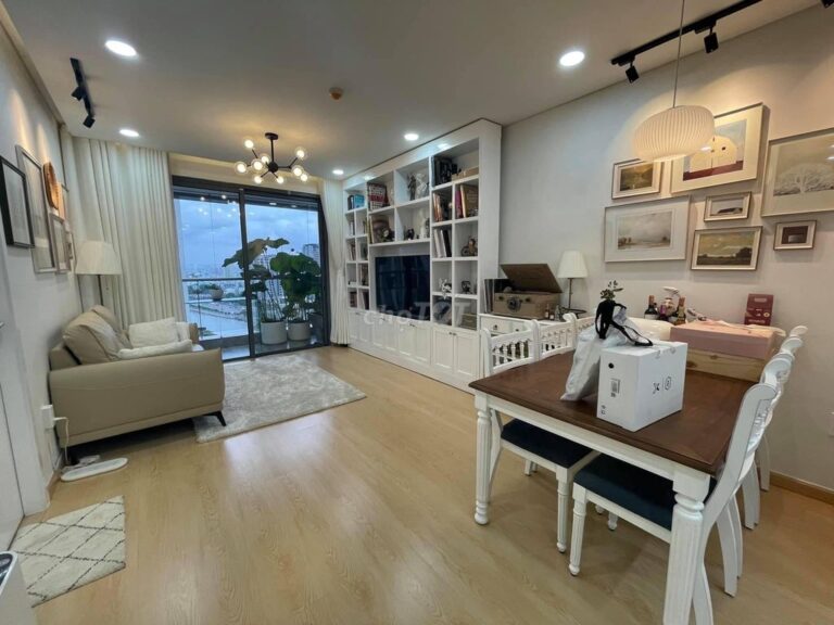 Cho Thuê Căn Hộ 2PN The GoldView – Tầng Trung, View Hồ Bơi Cực Đẹp