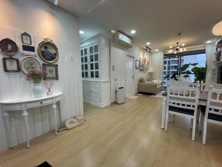 Cho Thuê Căn Hộ 2PN The GoldView – Tầng Trung, View Hồ Bơi Cực Đẹp