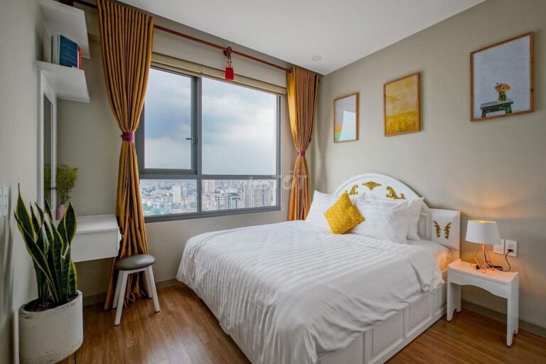 Cho Thuê Căn Hộ 2PN The GoldView – Tầng Trung, View Hồ Bơi Cực Đẹp