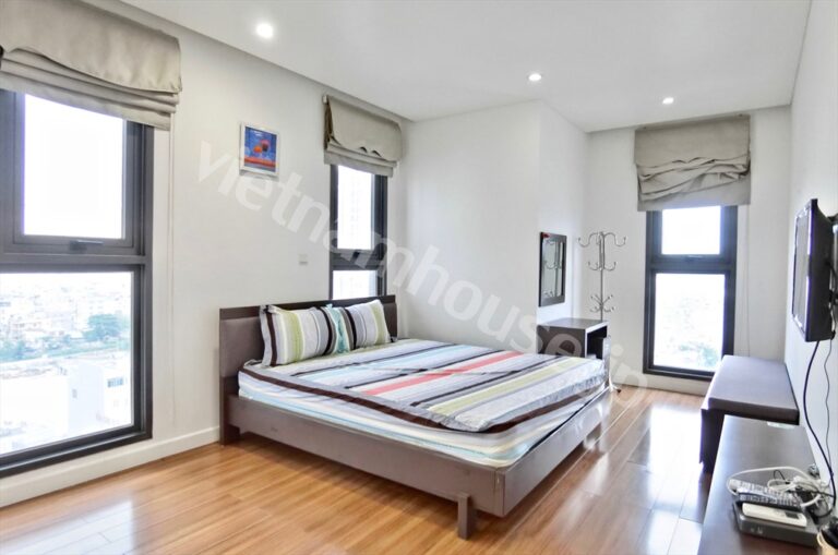 Cho thuê căn hộ 2 phòng ngủ Pearl Plaza – Tầng 18, view sông, nội thất đầy đủ