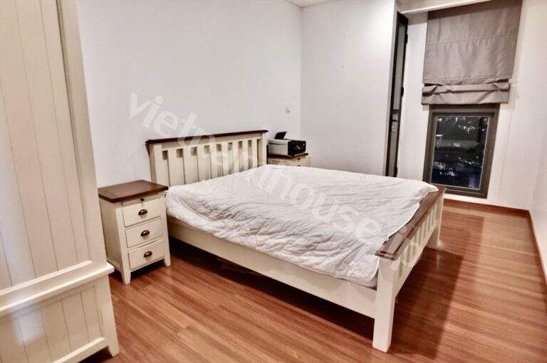 Căn hộ Pearl Plaza cho thuê 2 phòng ngủ view quận 1 tầng trung nội thất đầy đủ