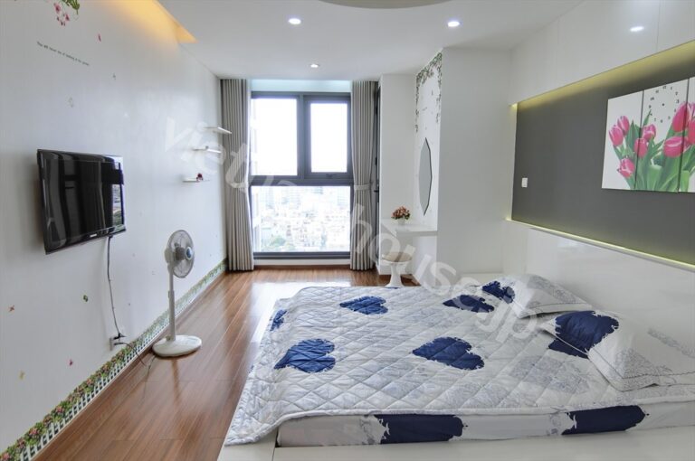Cho thuê căn hộ 2PN Pearl Plaza full nội thất view Hàng Xanh