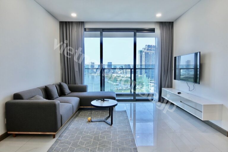 Cho thuê căn hộ 3 phòng ngủ Sunwah Pearl – tầng cao, view sông cầu ba son