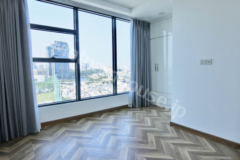 Cho thuê căn hộ 3 phòng ngủ Sunwah Pearl – tầng cao, view sông cầu ba son